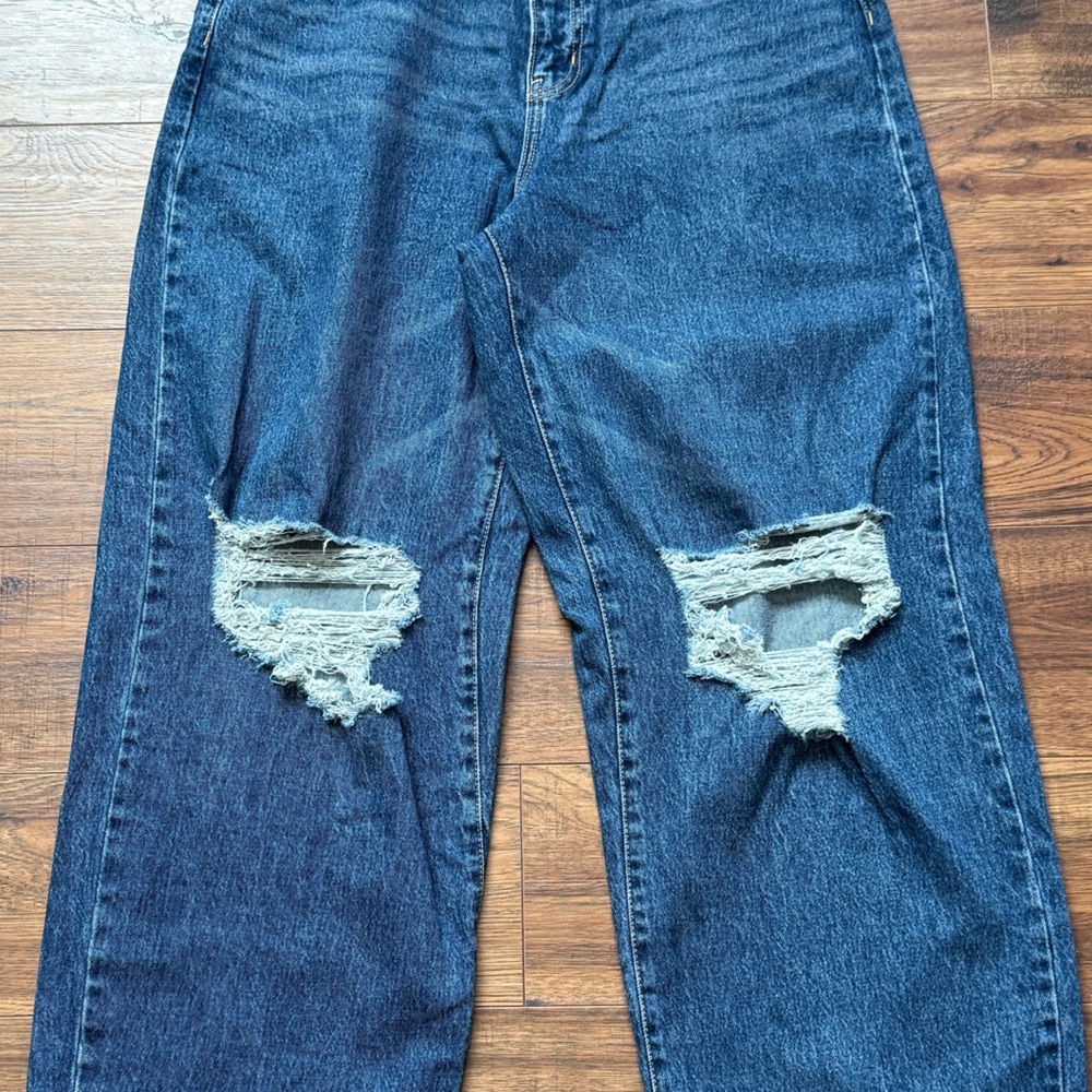 Wild Fable Women’s Baggy Super High Rise Distressed Ripped Jeans Size 8 NWT - Picture 2 of 11